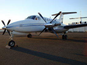beechcraft-super-king-air-200-ready-for-take-off