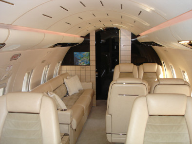 Challenger 604 inside, How to charter a private jet