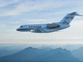 Hawker 4000, Private Aircraft, used by Private Jet Charter service from AB Corporate Aviation, showing hawker-4000-flying.