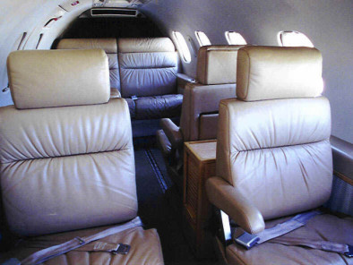 Bombardier learjet 35 inside