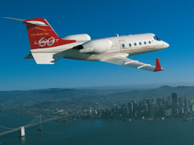 Bombardier LearJet 60, Business Aircraft, used by Private Jet Charter service from AB Corporate Aviation, showing bombardier-learjet-60-flying.