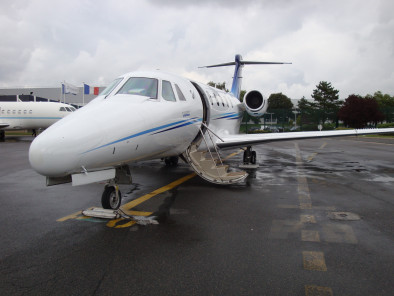 Cessna citation 7 door open, Business jet