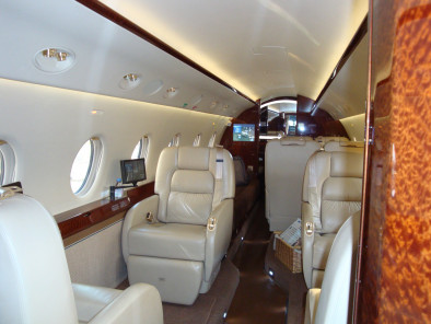 Gulfstream g200 seats, Private business jet