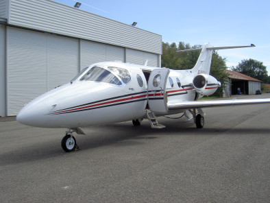 Hawker 400 xp welcome on board, Air taxi booking