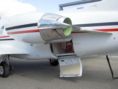 Air Taxi Image 1252, hawker 400 xp luggage