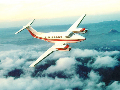 Beechcraft super king air 200 flying