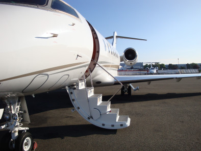 Bombardier challenger 300 door, business jet aircraft